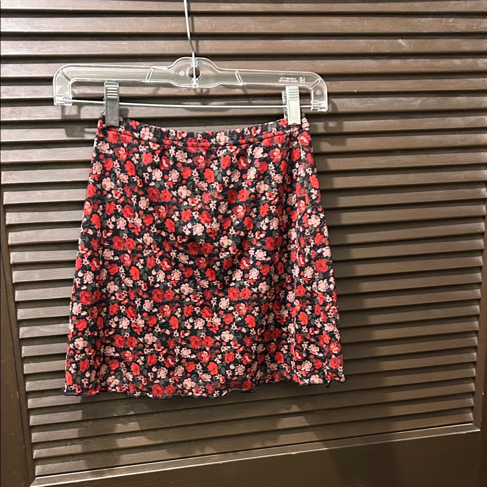 SHEIN Red and Black Floral Mini Skirt